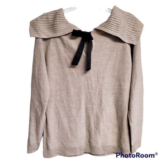 Soho NY&C Off-The-Shoulder Bow Back Oatmeal Cable knit Sweater Size Medium - Picture 4 of 10